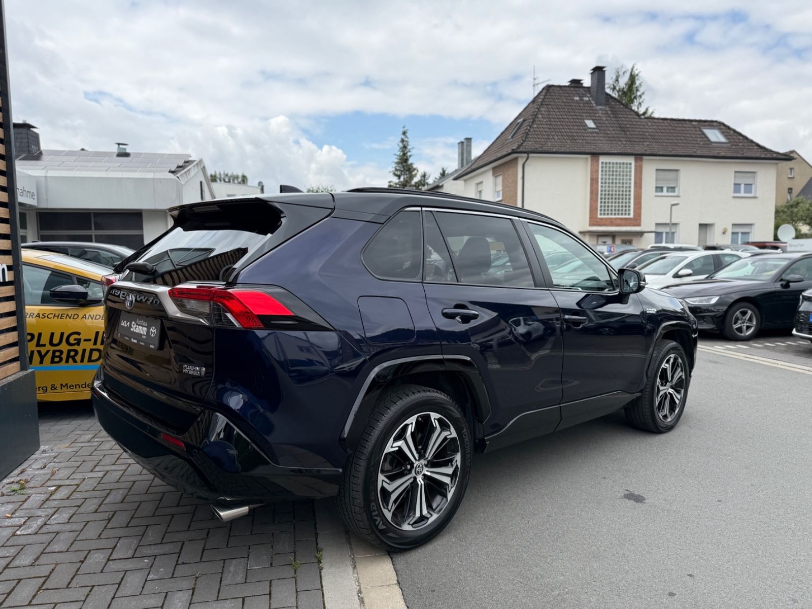 Toyota RAV 4 RAV4 Plug-in Hybrid 4x4 - Samsaru's Car Outlet
