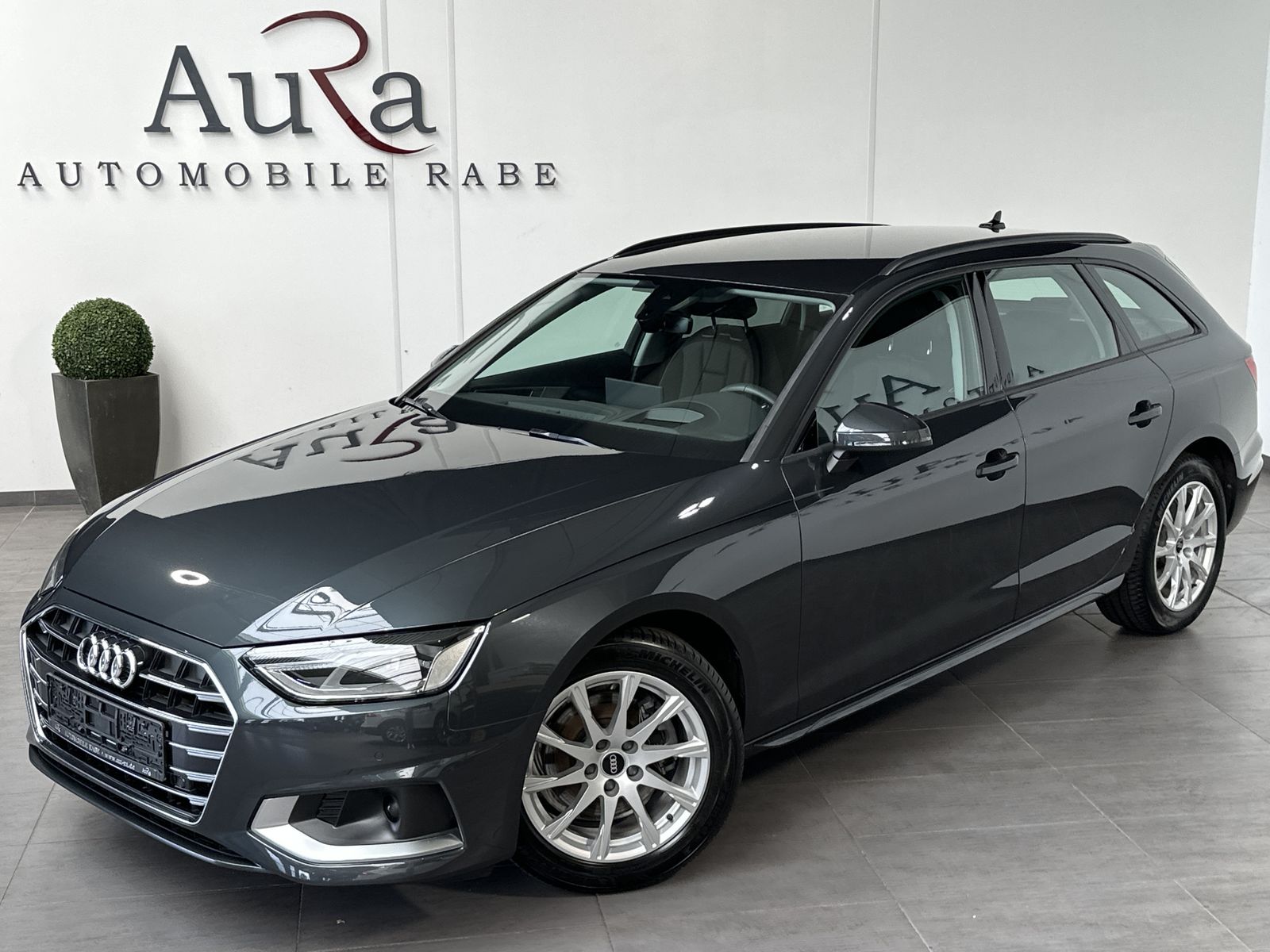Audi A4 Avant 35 TDI Advanced - Samsaru's Car Outlet