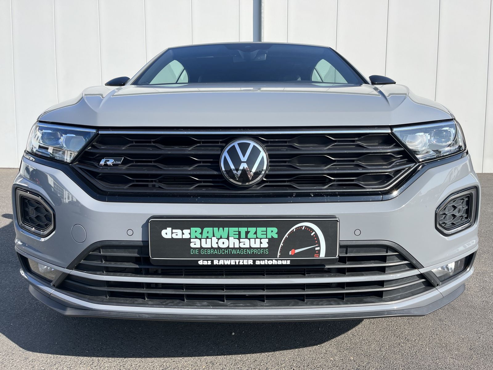 Volkswagen T-Roc 1.5 TSI R-Line - Samsaru's Car Outlet