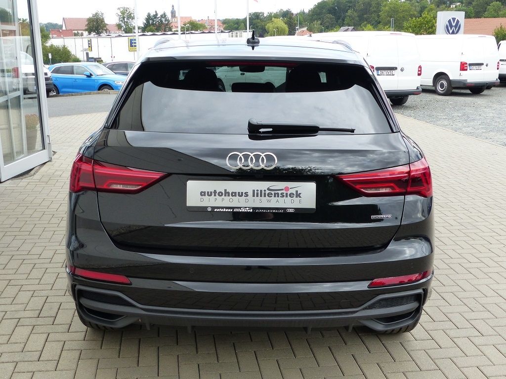 Audi Q3 40 TFSI quattro S line - Samsaru's Car Outlet