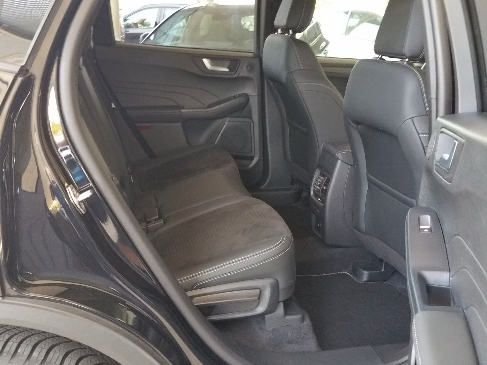 Ford Kuga Plug-In Hybrid Active - Samsaru's Car Outlet