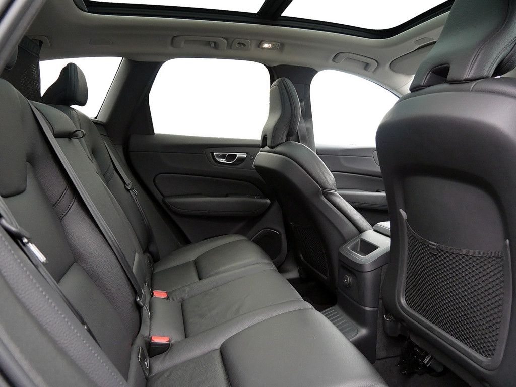 Volvo XC60 T8 Recharge Inscription FACEL. STANDHZ LED