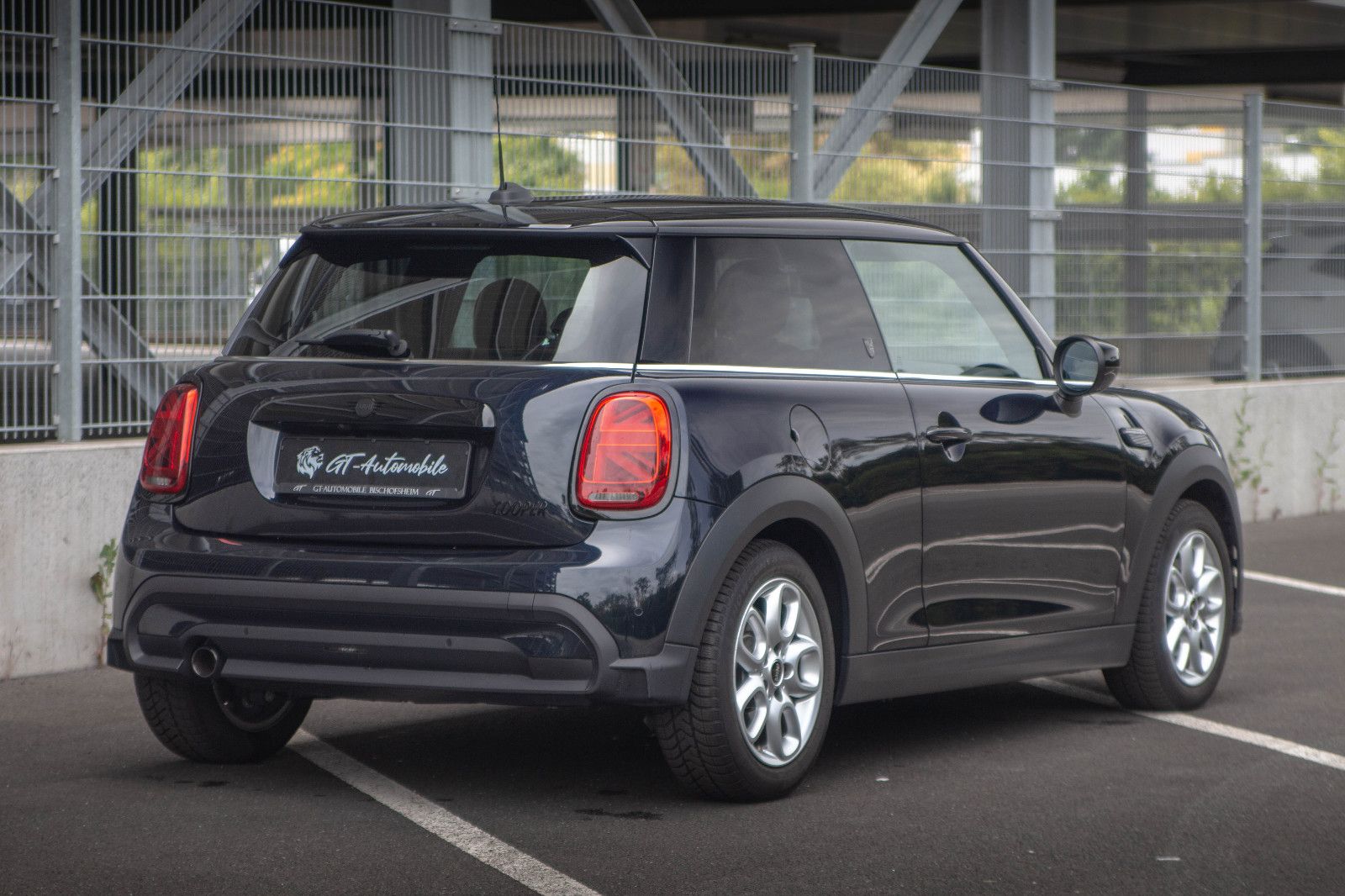 MINI Cooper *Yours Trim* - Samsaru's Car Outlet