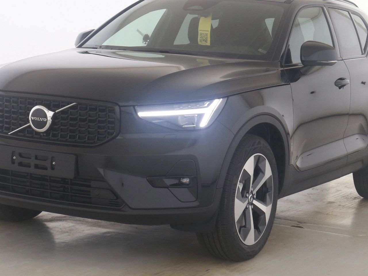 Volvo XC40 B4 Ultra Dark - Samsaru's Car Outlet