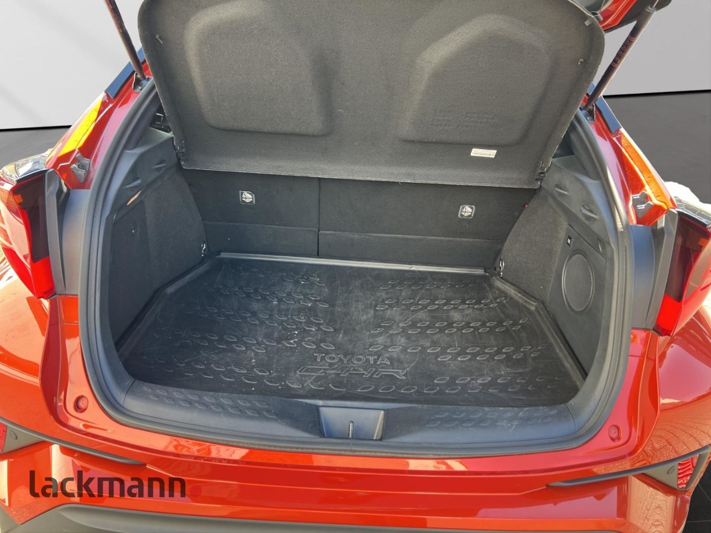 Toyota C-HR 2.0 Hybrid Orange Edition - Samsaru's Car Outlet