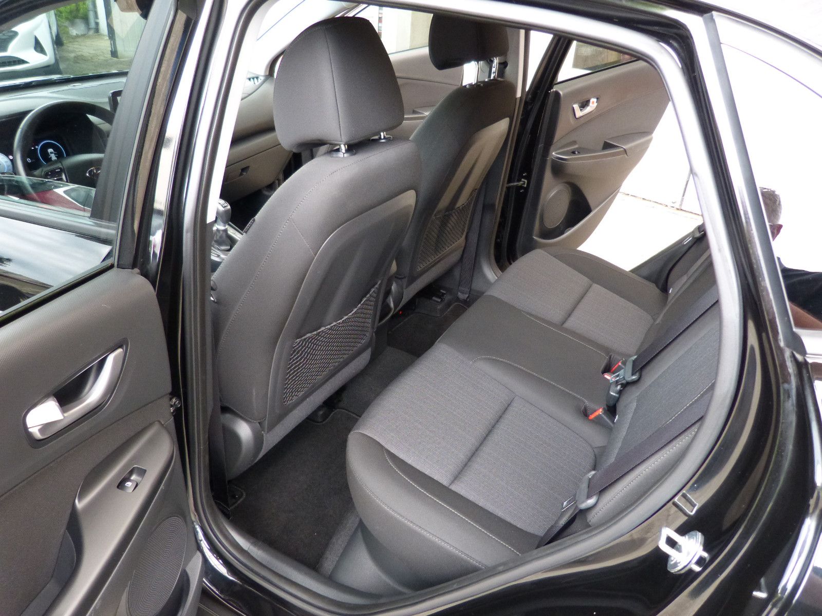 Hyundai Kona - Samsaru's Car Outlet