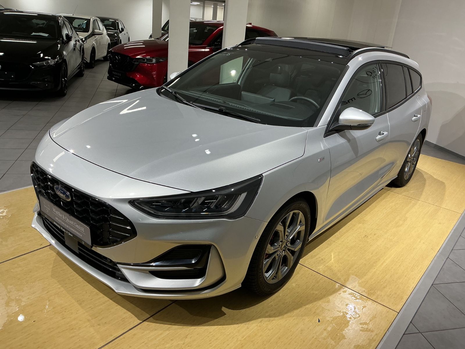 Ford Focus Turnier ST-Line X*B&O*SHZ*LHZ*PANO*LED*