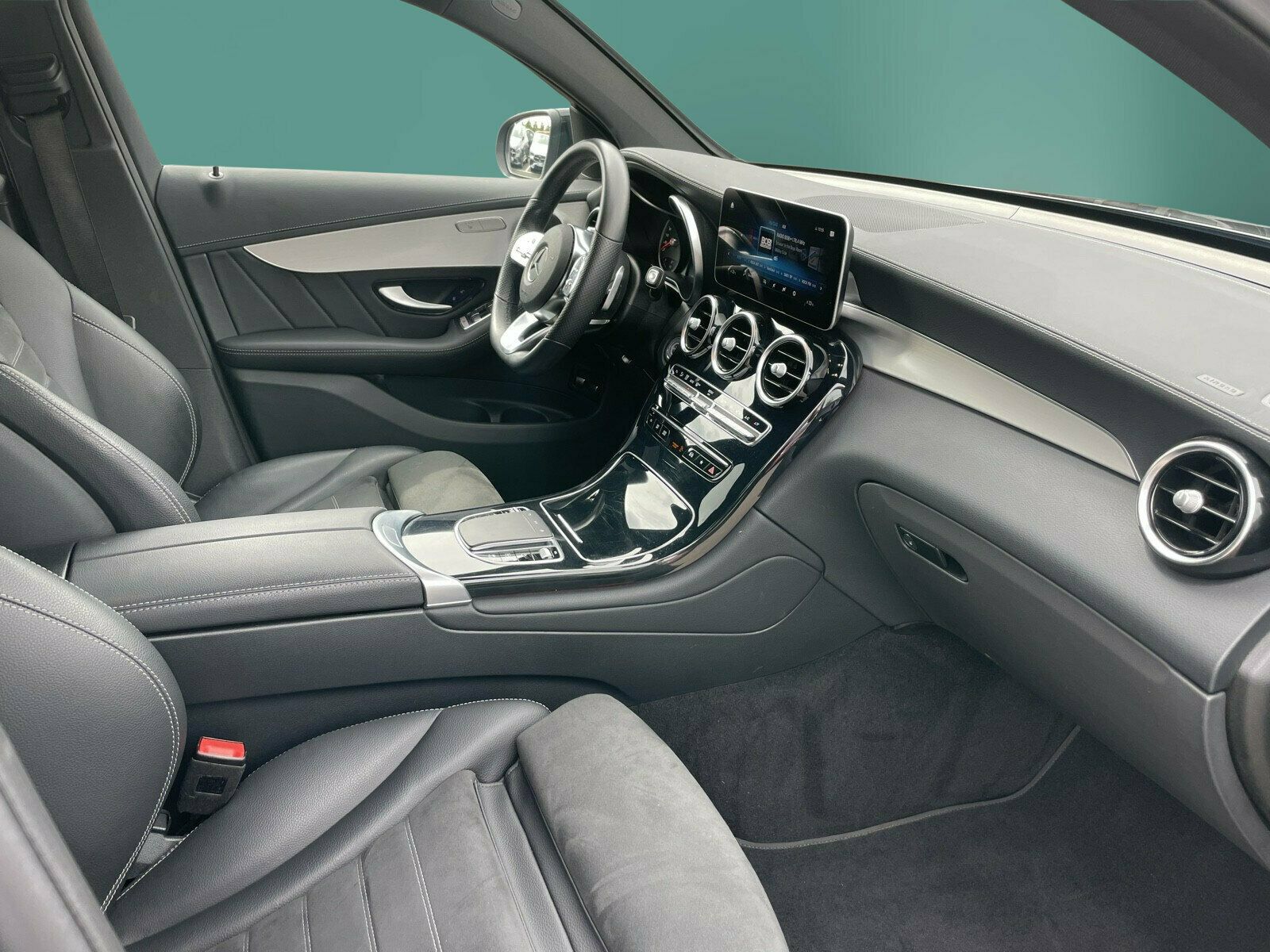 Mercedes-Benz GLC 300 e 4M AMG - Samsaru's Car Outlet