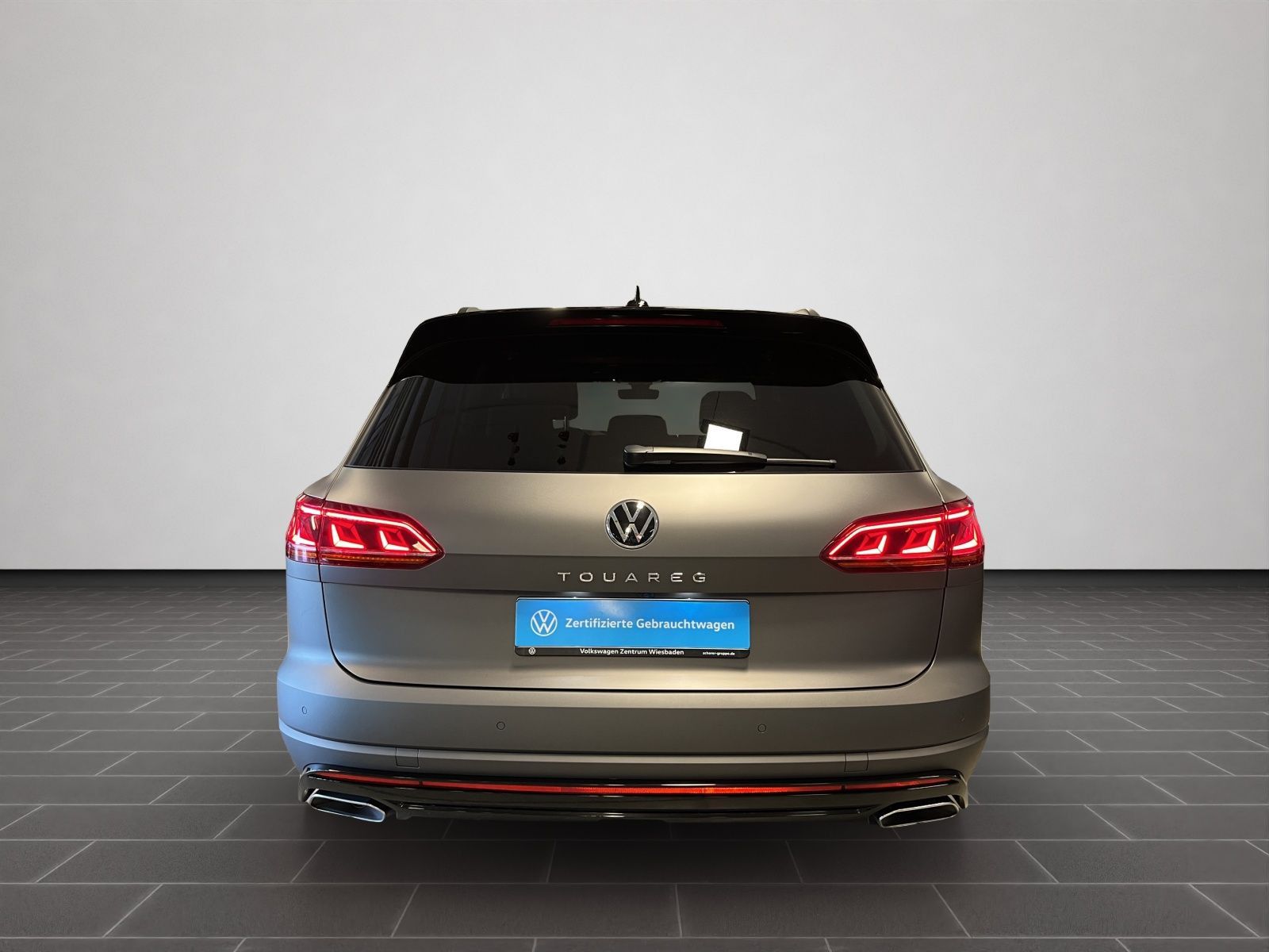 Volkswagen Touareg 3.0 TDI R-Line - Samsaru's Car Outlet