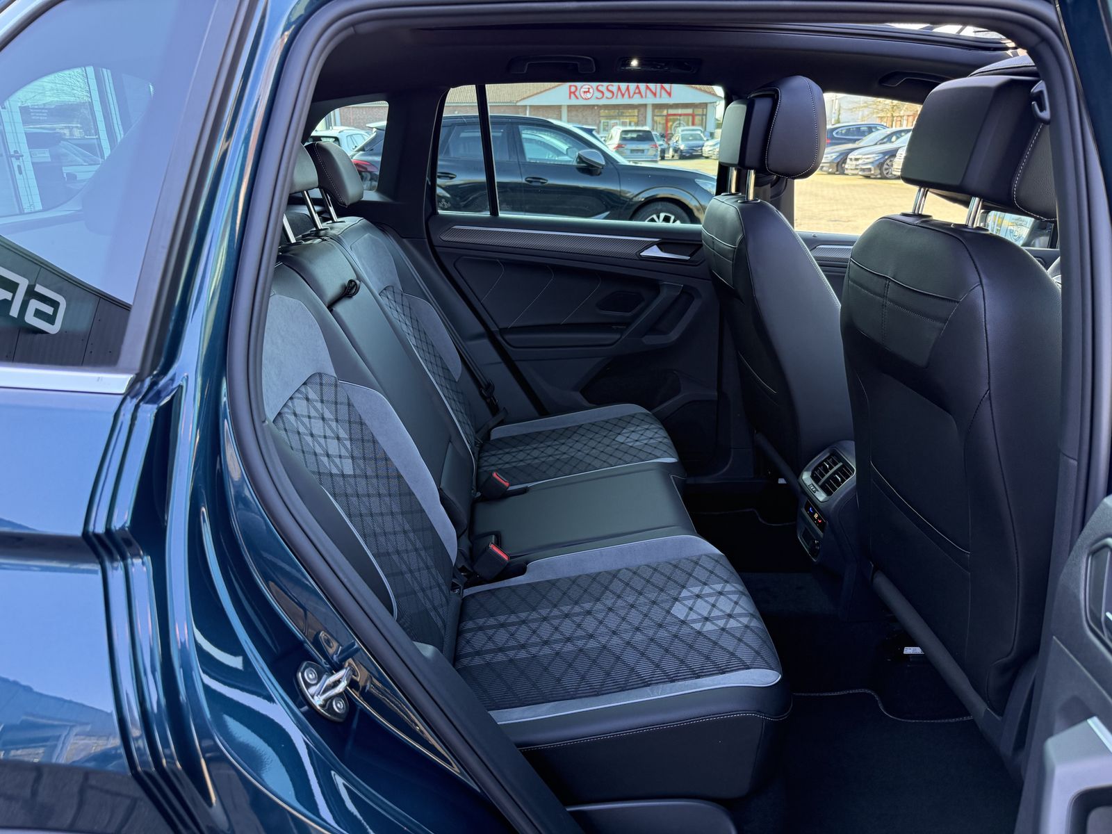 Volkswagen Tiguan R-Line 4-Motion,Pano,AHK,R-Kam,Matrix,ACC