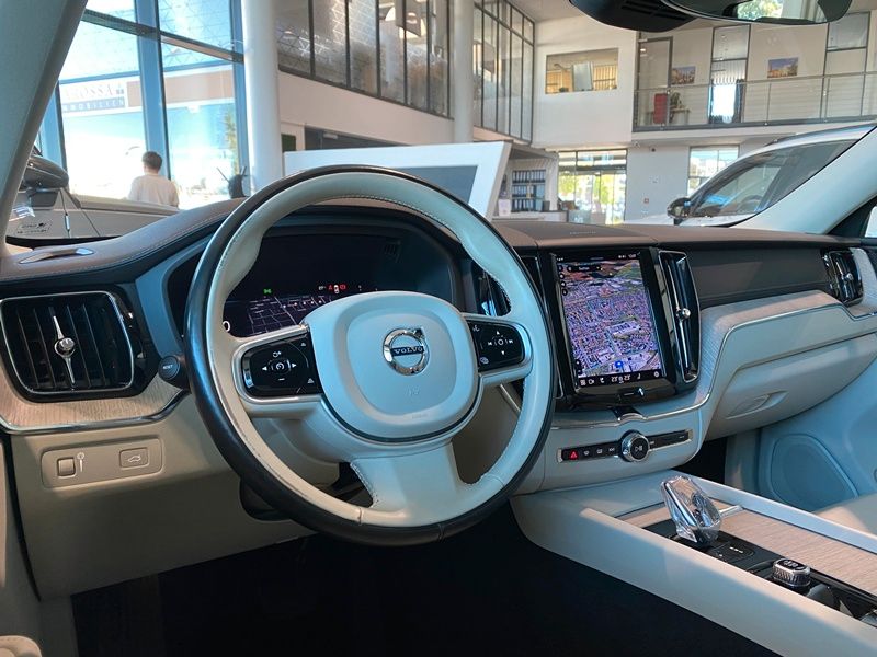 Volvo XC 60 AWD Inscription Sthz Memory H&K AHK 360°