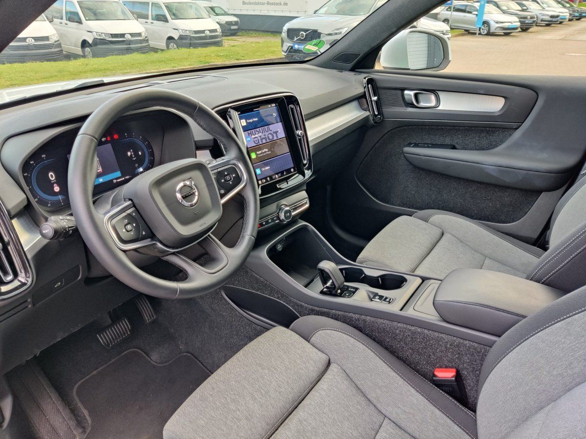 Volvo XC40 B3 Core, 360°-Kamera, Winterräder, LED