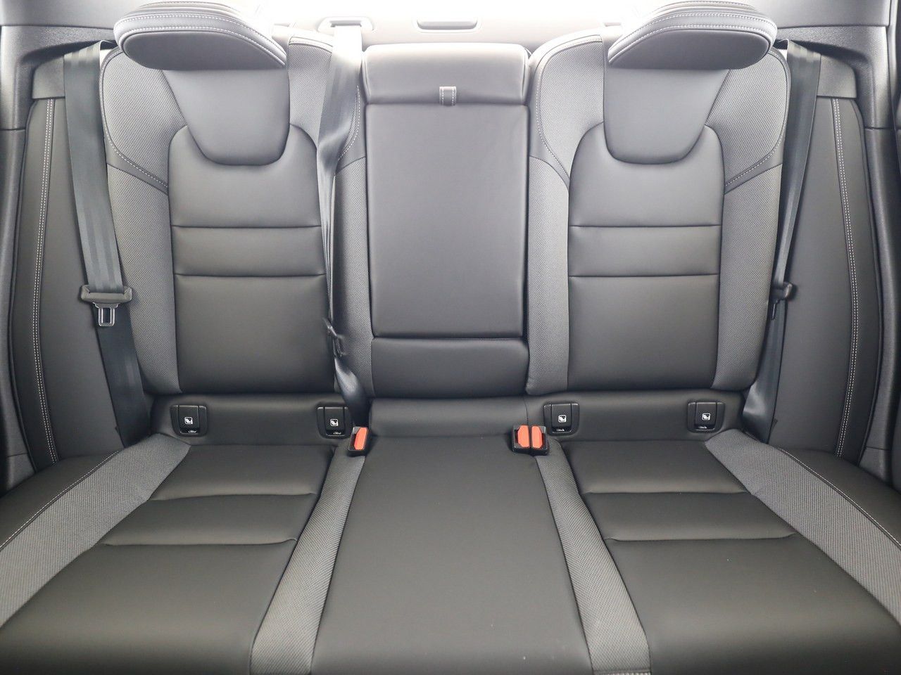 Volvo S60 B4 Plus Dark !!STANDHZG.+PANO+360°+ACC+BLIS!
