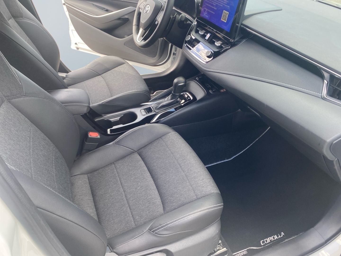 Toyota Corolla 2.0 Hybrid TS - Samsaru's Car Outlet