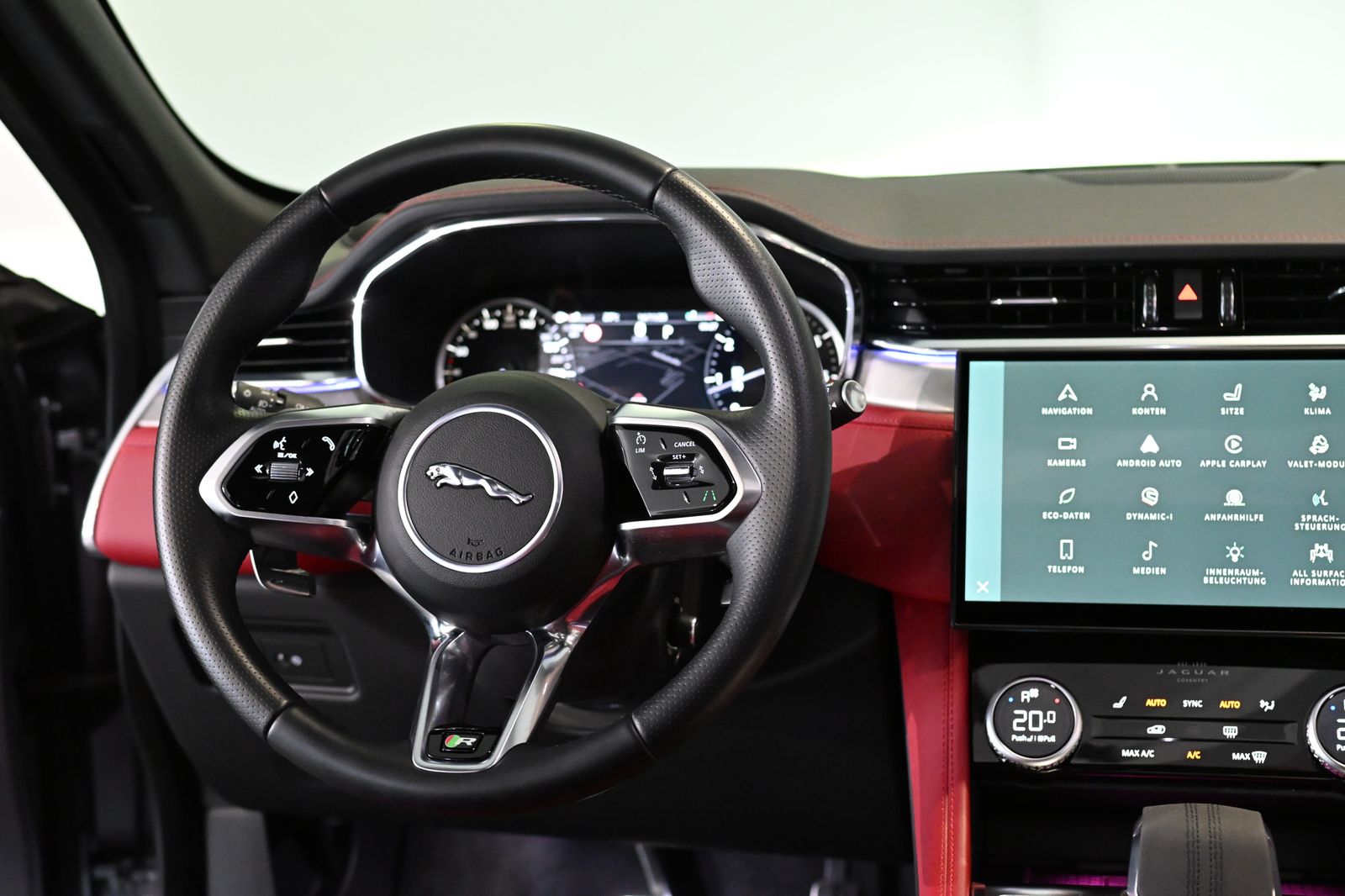 Jaguar F-PACE P250 R-Dynamic SE AWD Pano