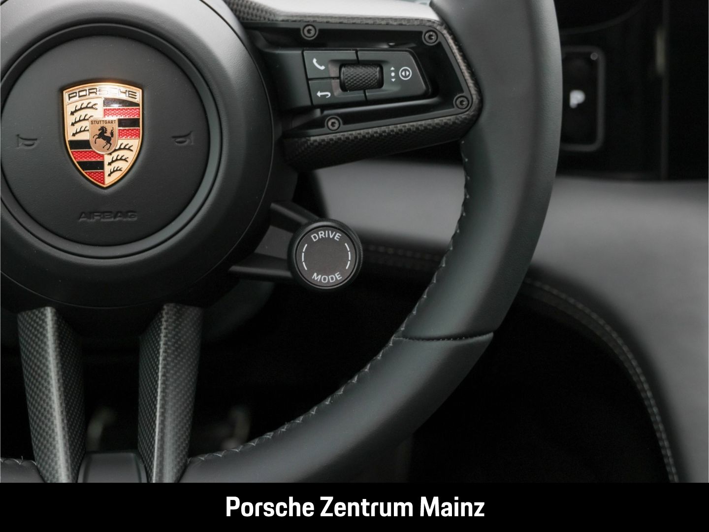 Porsche Taycan Sport Turismo UPE:154.000€,Beifahrerdispl
