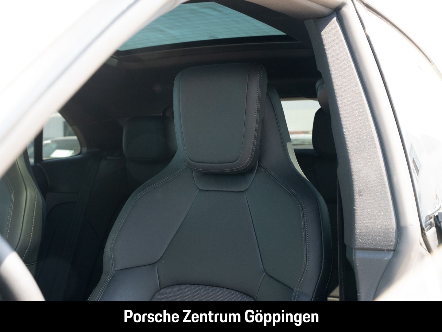 Porsche Macan BOSE InnoDrive LED-Matrix Panoramadach