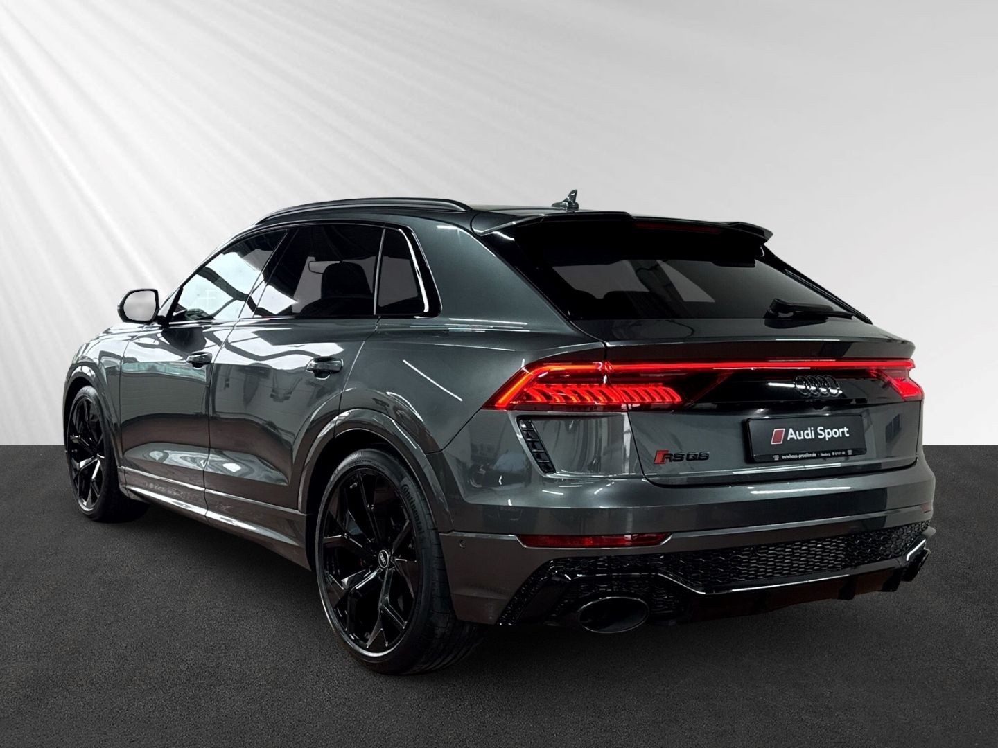 Audi RSQ8 qu tiptro 360°+AHK+HuD+Keramik+Pano+Sthz