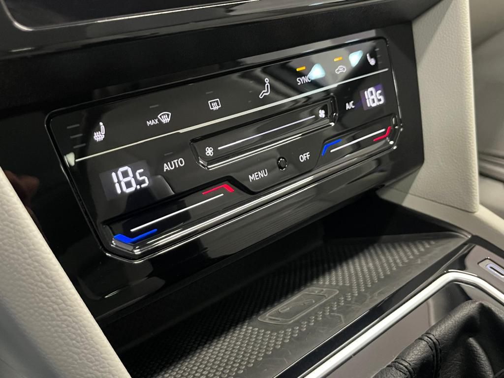 Volkswagen Passat 2.0 TSi R-line DSG - Samsaru's Car Outlet