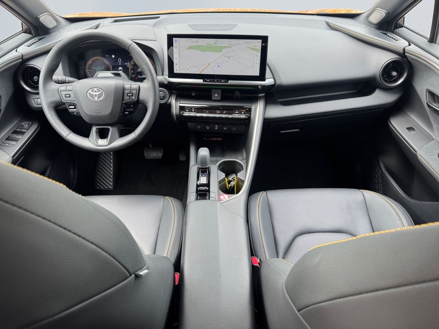 Toyota C-HR 2.0 Hybrid Lounge - Samsaru's Car Outlet