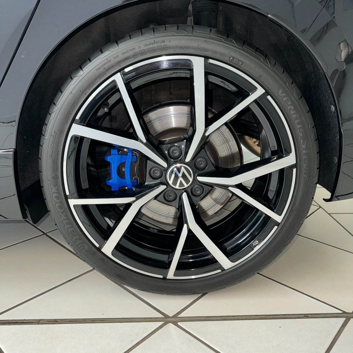 Volkswagen Golf VIII R 4Motion - Samsaru's Car Outlet