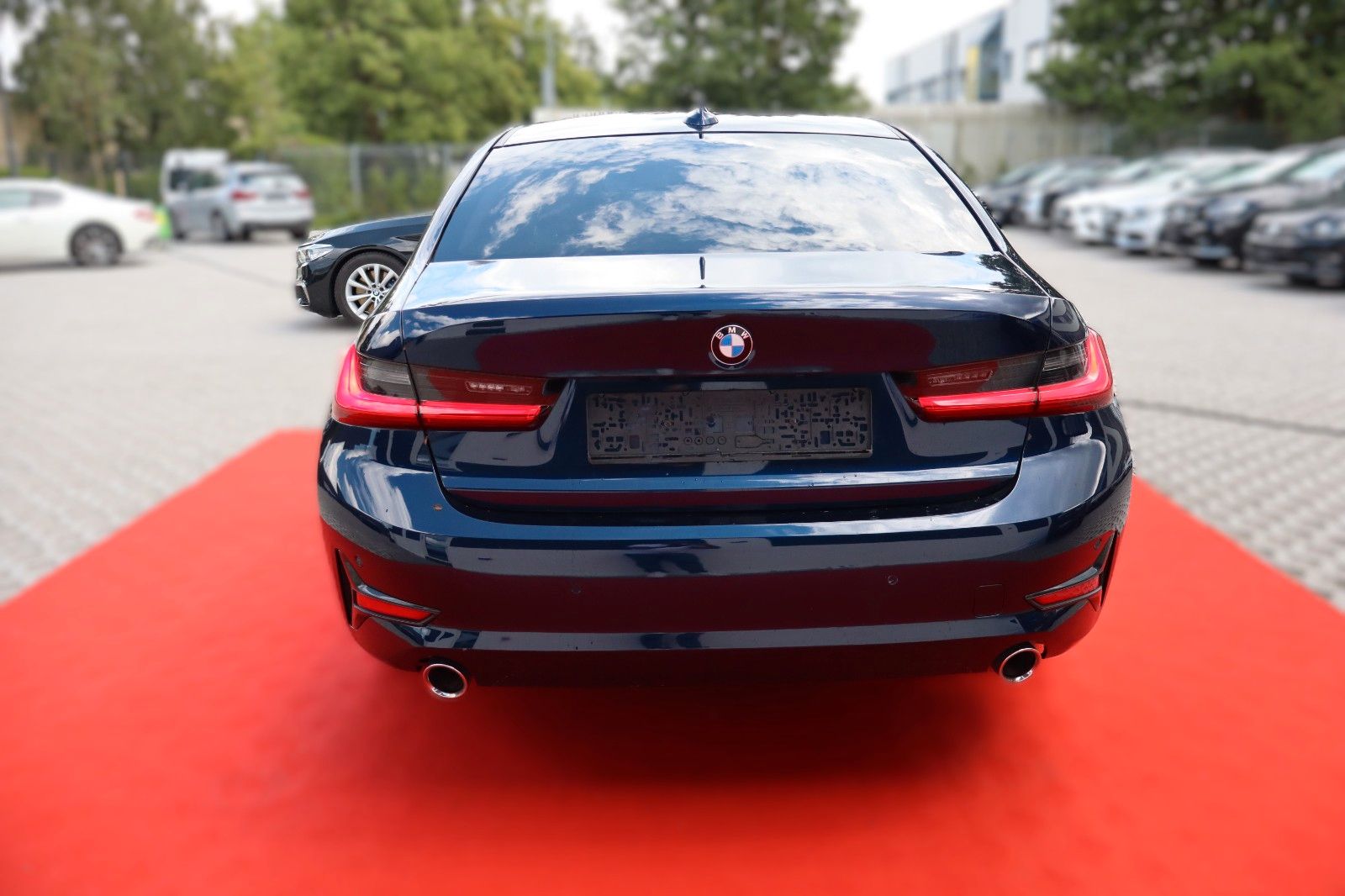 BMW 330 d xDrive - Samsaru's Car Outlet