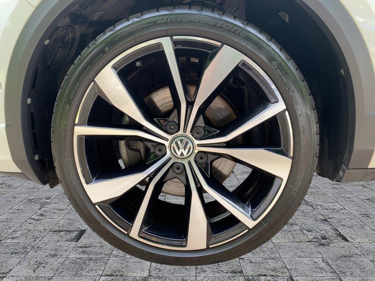 Volkswagen T-Roc 2.0 TSI DSG 4M R-LINE - Samsaru's Car Outlet