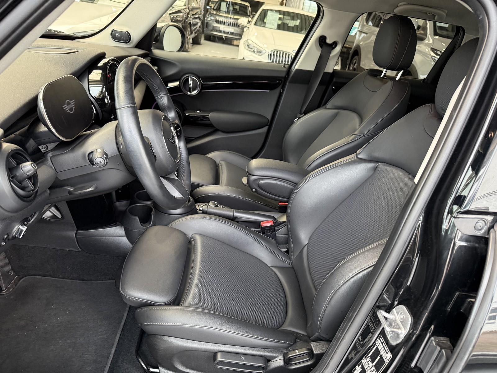 MINI Cooper S - Samsaru's Car Outlet