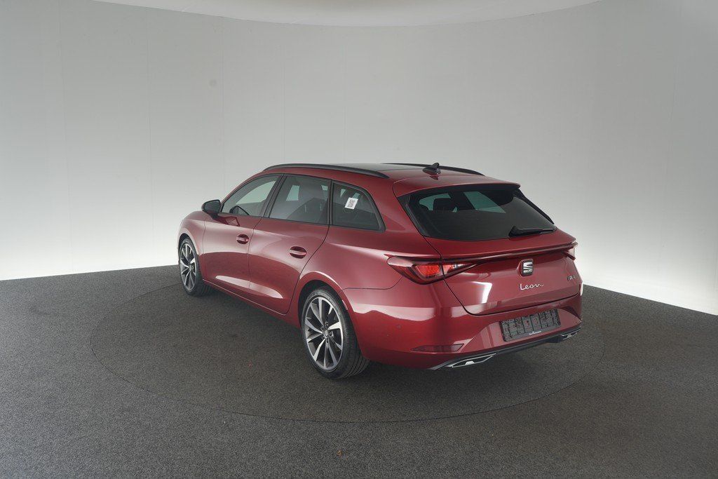 Seat Leon ST 2.0 TDI 4Drive DSG FR-Line ACC AHK Pano