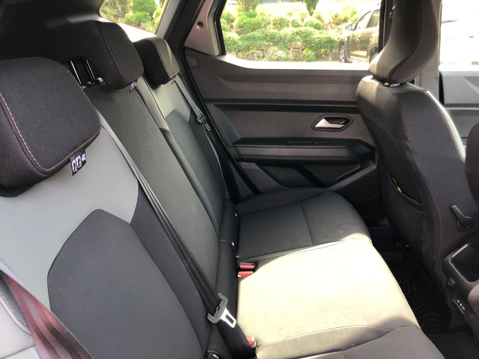 Dacia Duster HYBRID 140 Extreme+ - Samsaru's Car Outlet