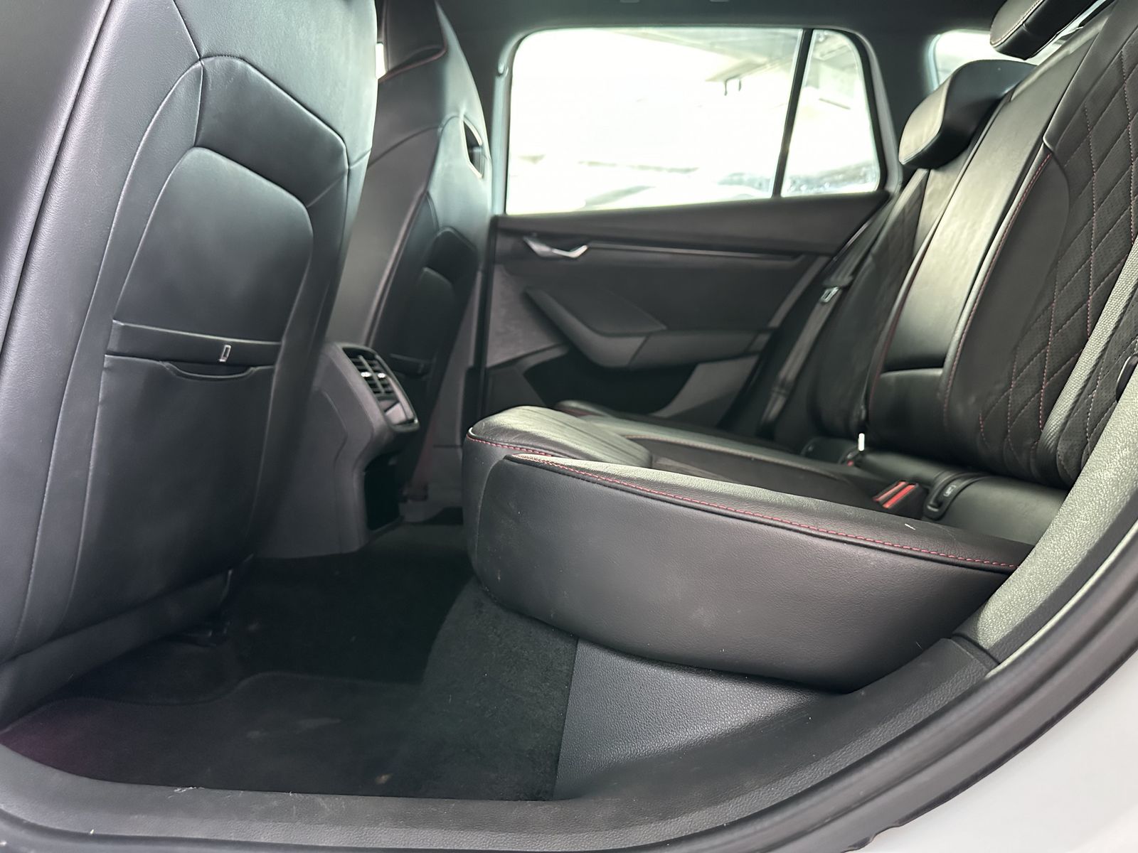 Skoda Octavia Combi RS - Samsaru's Car Outlet