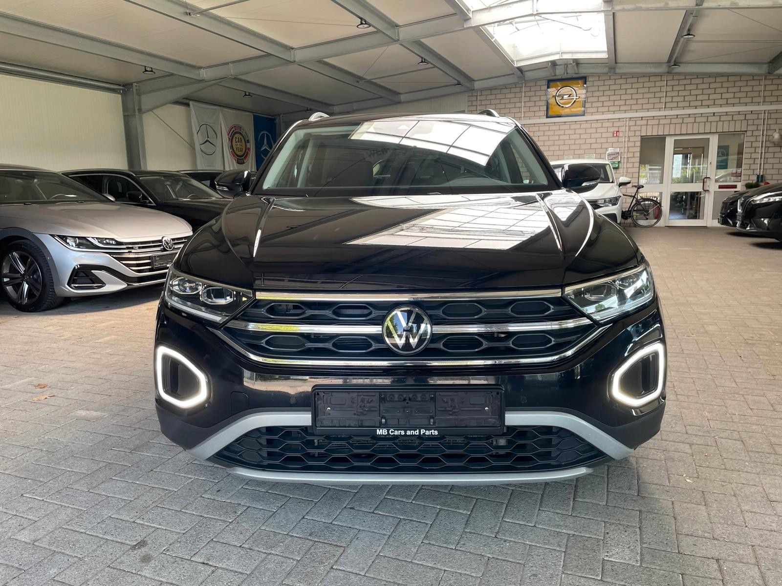 Volkswagen T-Roc 1.0 TSI Style - Samsaru's Car Outlet