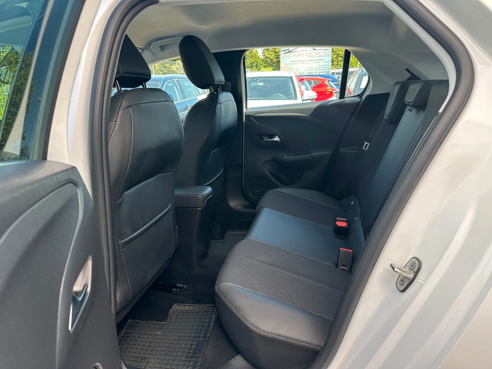 Opel Corsa 1.2 - Samsaru's Car Outlet
