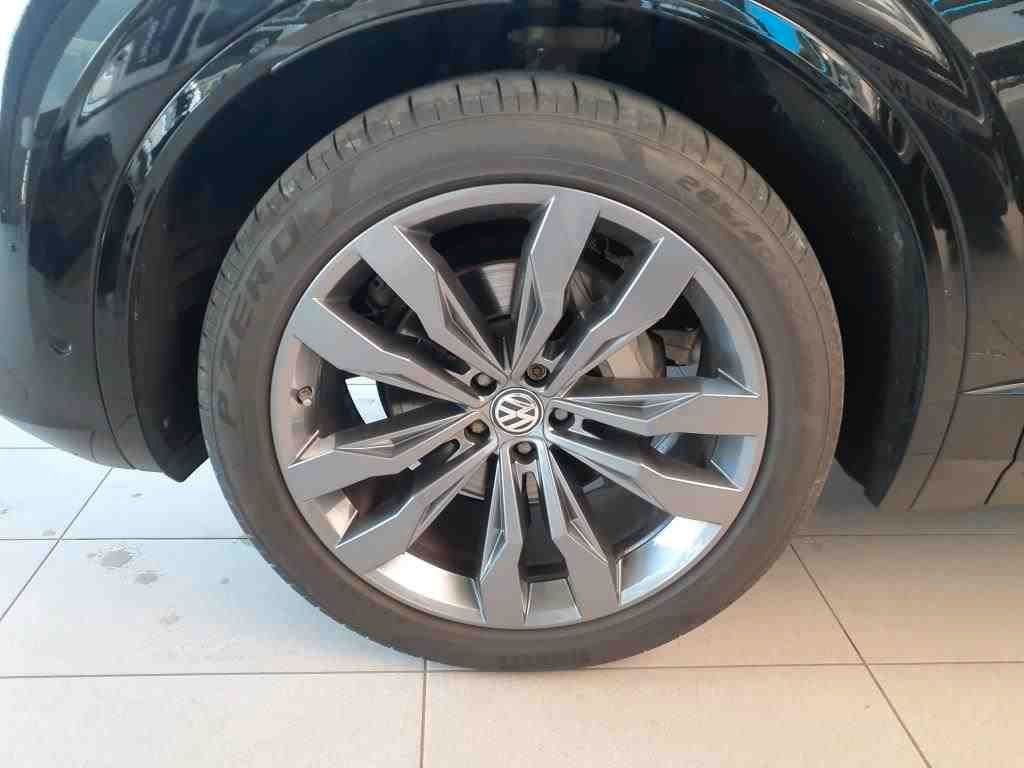 Volkswagen Touareg 3.0 TDI R-LINE BLACK - Samsaru's Car Outlet