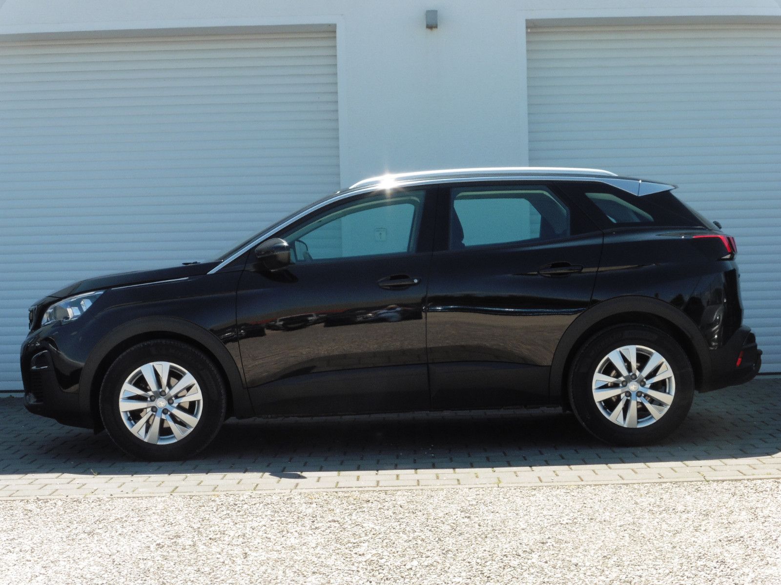 Peugeot 3008 BlueHDi 130 EAT8 - Samsaru's Car Outlet
