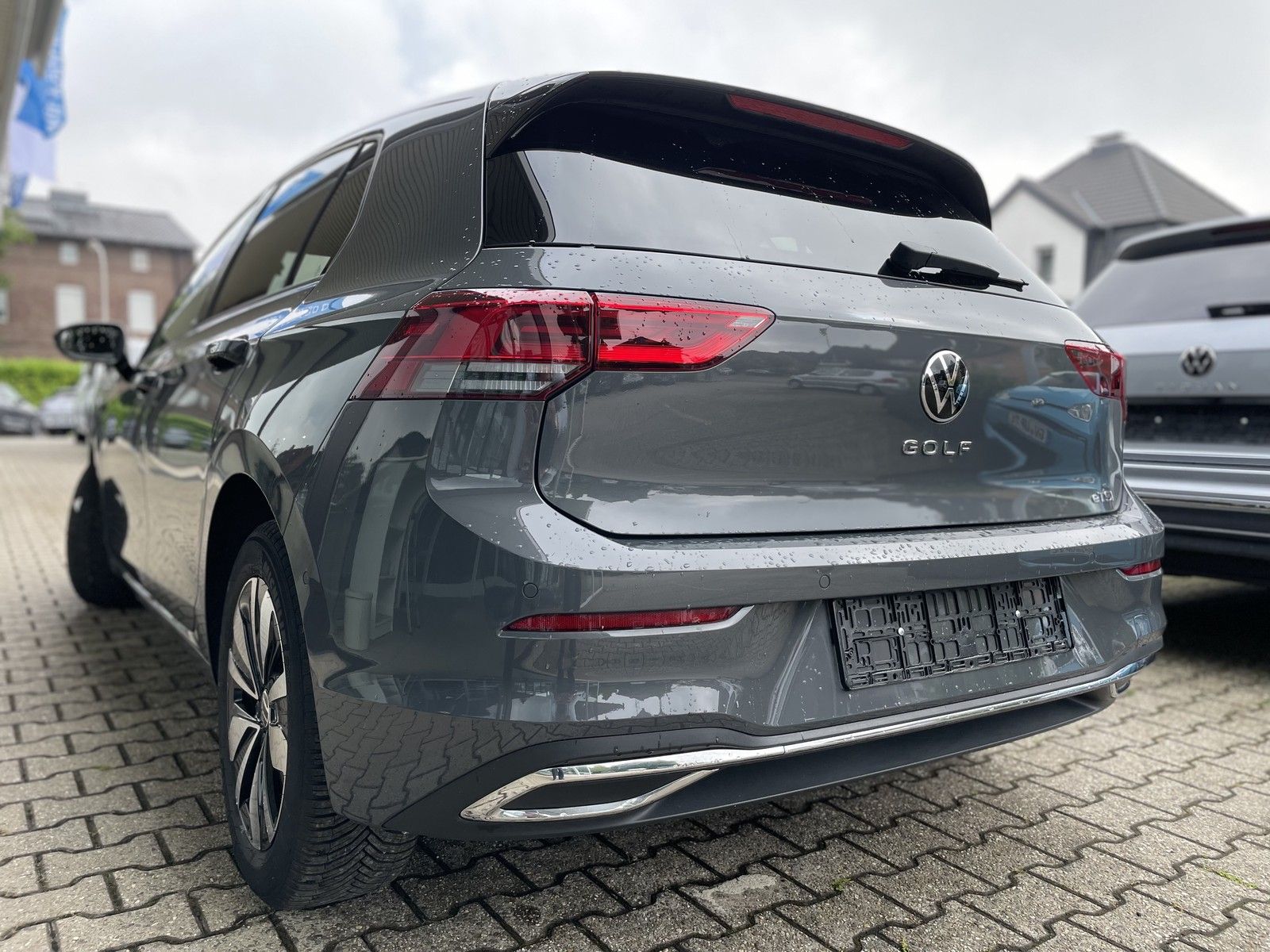 Volkswagen Golf VIII Move eTSI - Samsaru's Car Outlet