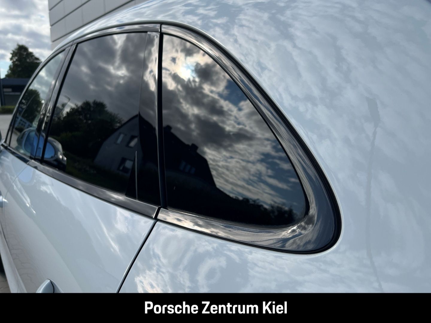 Porsche Macan S Standheizung BOSE Luftfederung 21-Zoll