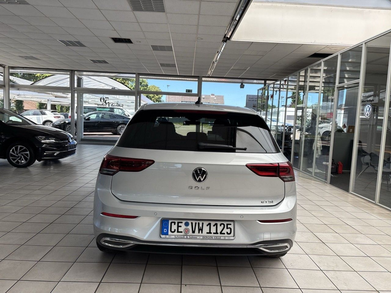 Volkswagen Golf VIII 1.0 l eTSI Active - Samsaru's Car Outlet