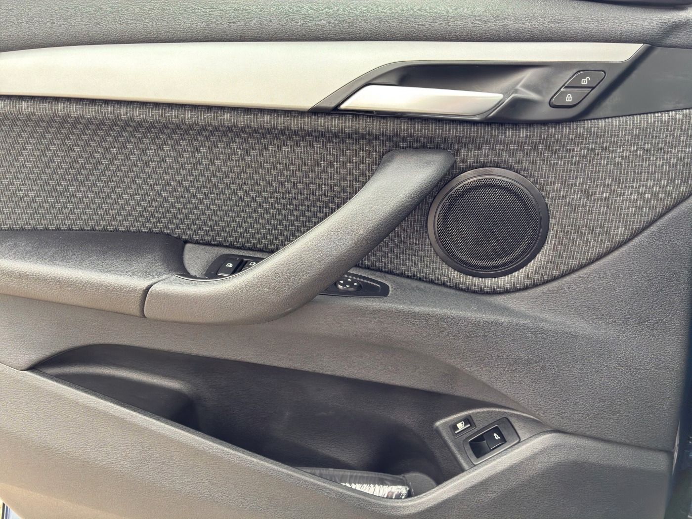 BMW X1 xDrive25e - Samsaru's Car Outlet