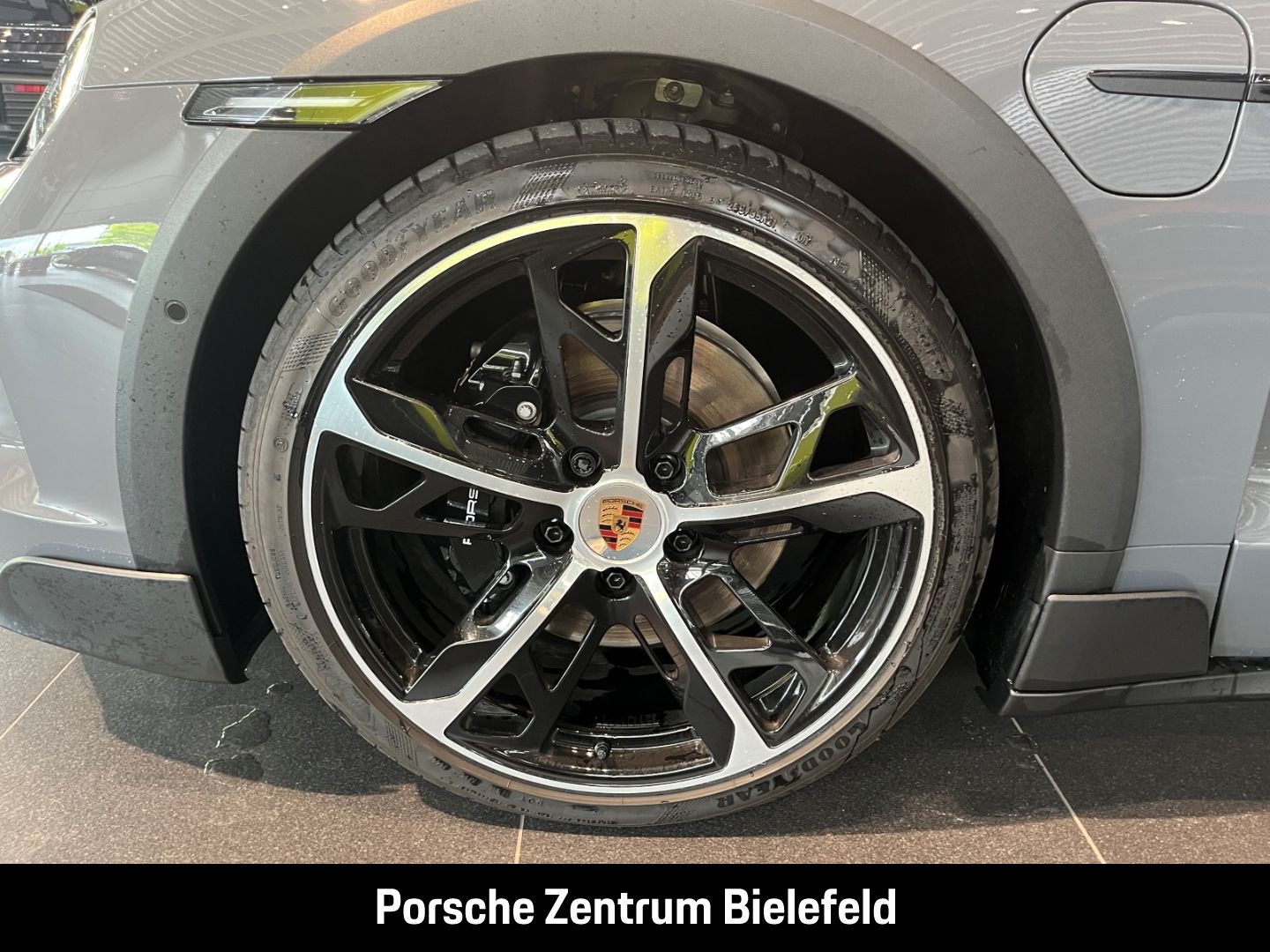 Porsche Taycan 4S Cross Turismo Panorama Luftfederung