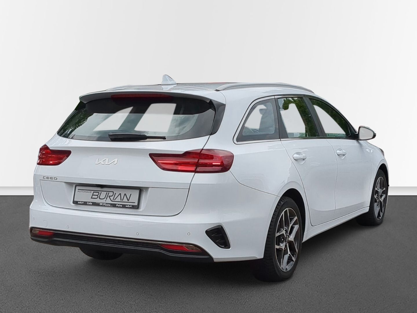 Kia Ceed SW 1.5 T-GDI Spirit - Samsaru's Car Outlet