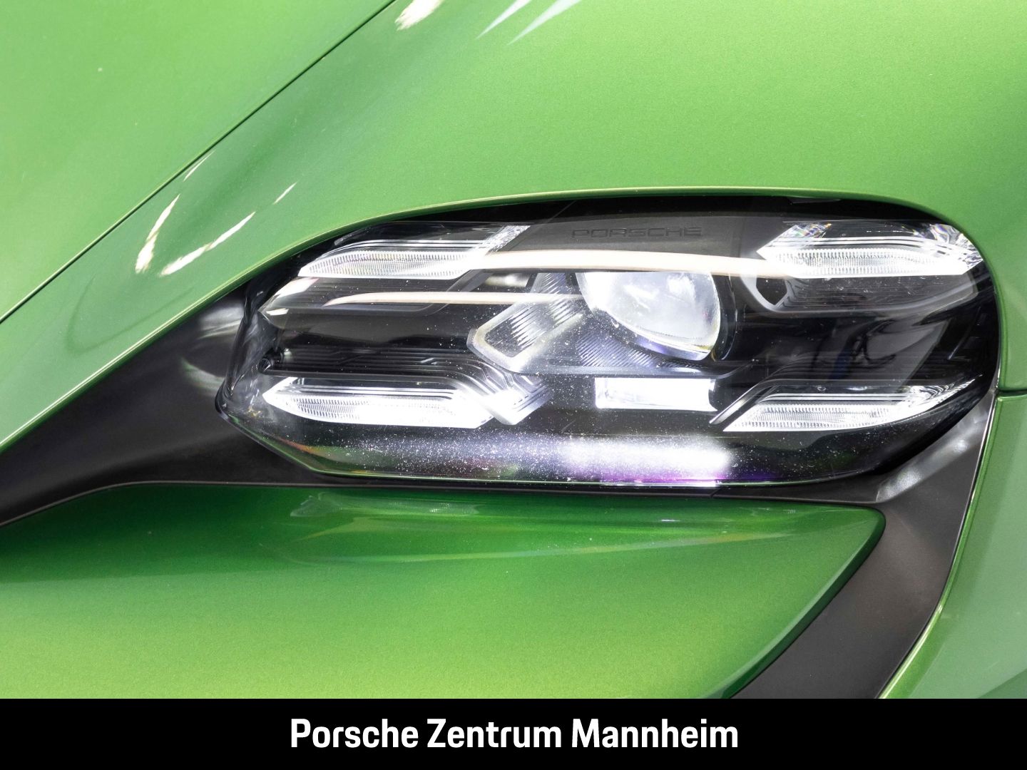 Porsche Taycan GTS Sport Turismo Pano InnoDrive Surround