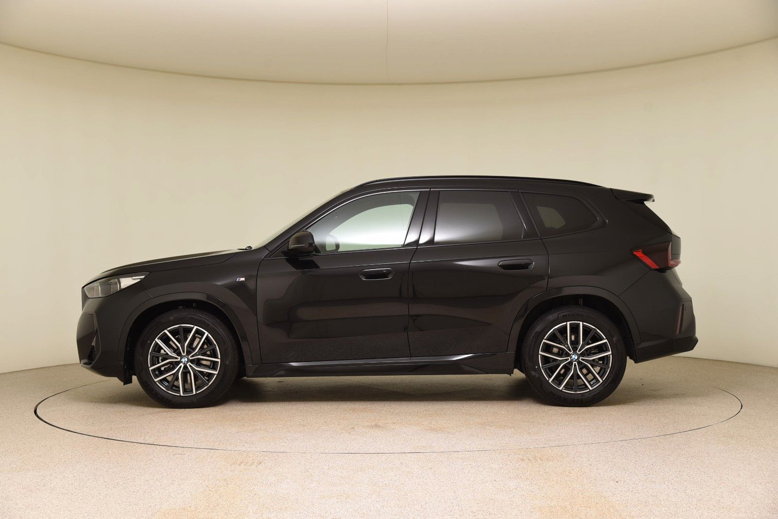 BMW X1 xDrive23d M Sportpaket - Samsaru's Car Outlet