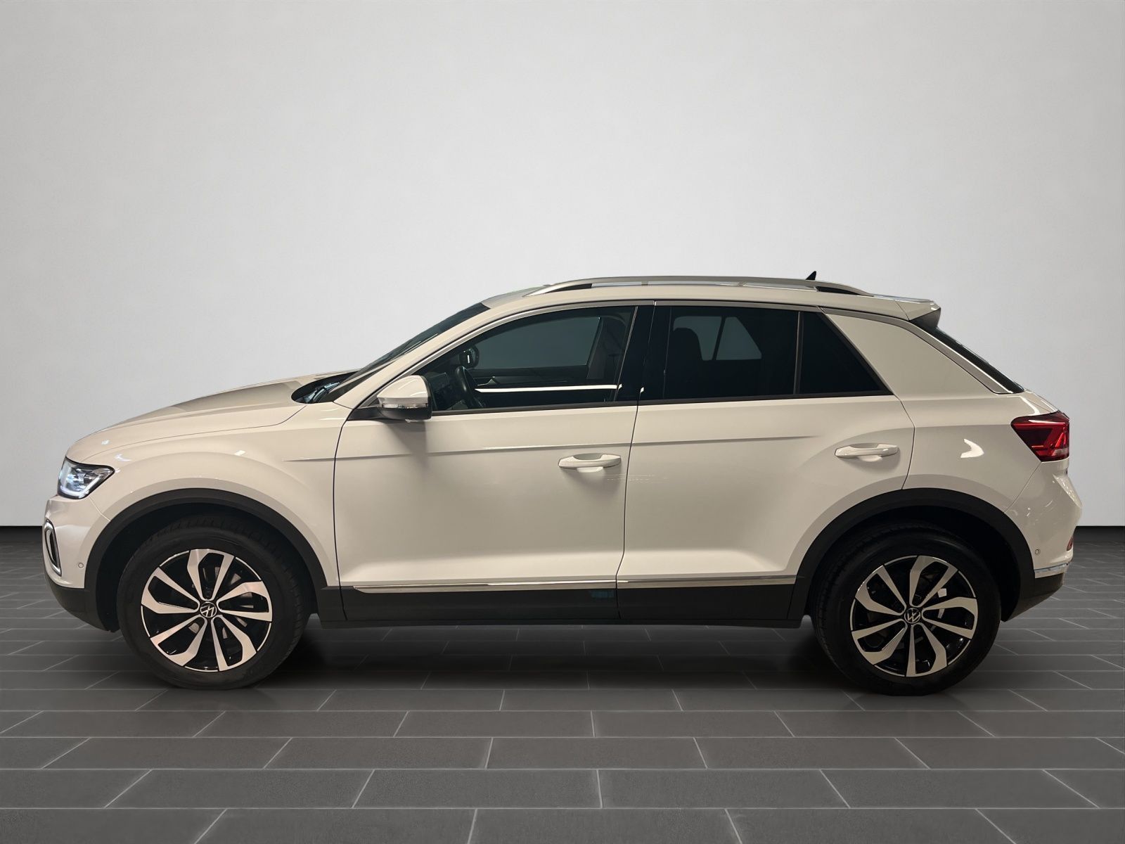 Volkswagen T-Roc 1.5 TSI Style - Samsaru's Car Outlet