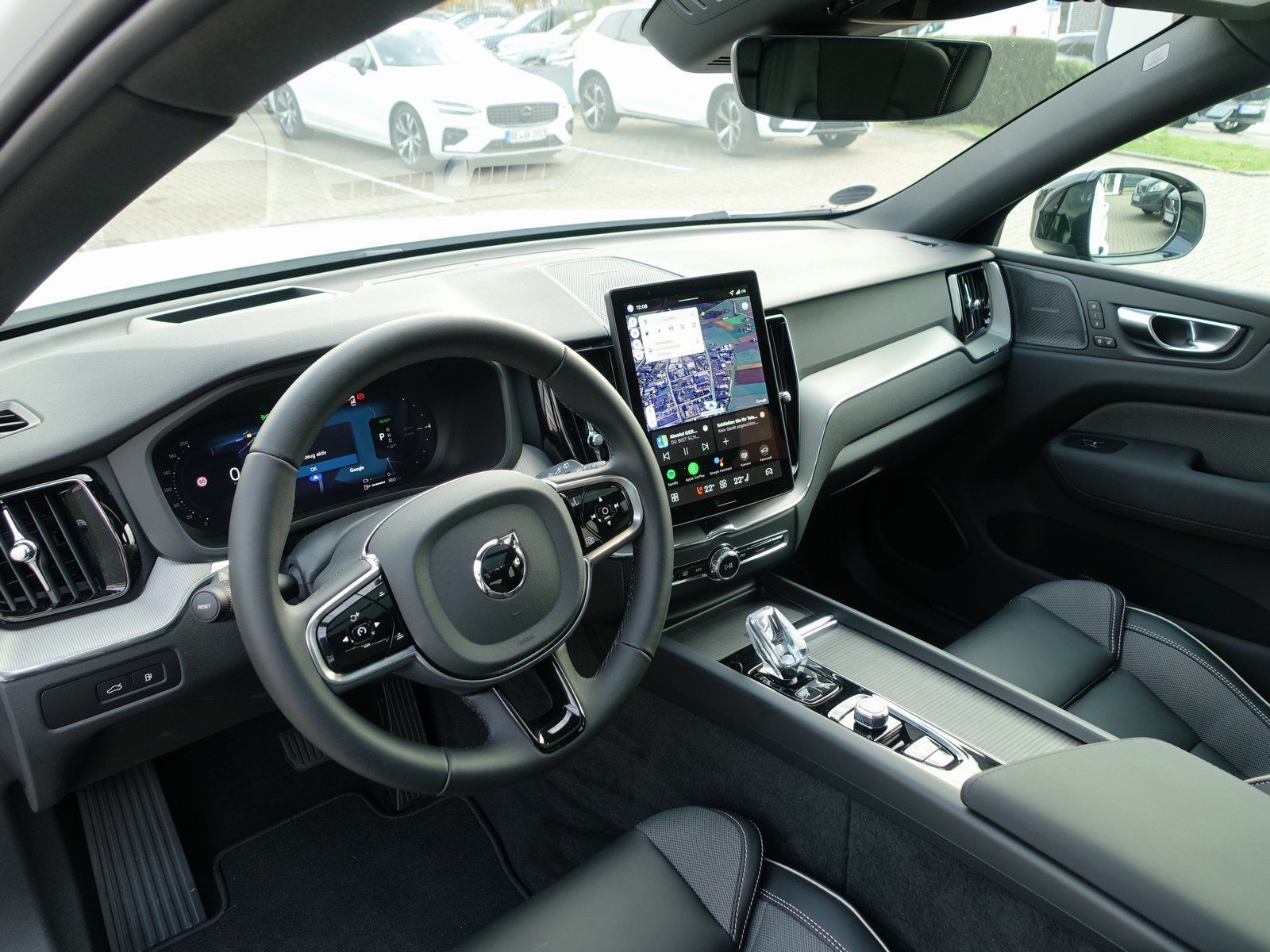 Volvo XC60 T6 Black Edition Plus Dark 360°/AHK/22"