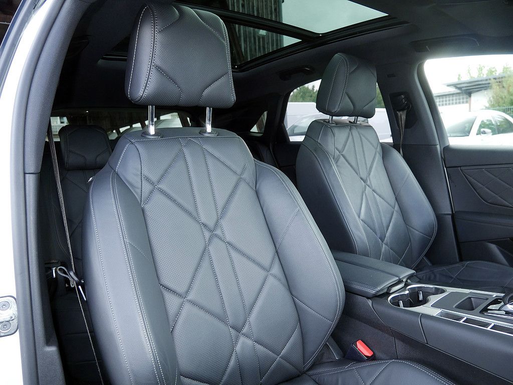 DS Automobiles DS 7 Crossback E-Tense Rivoli 4x4 ACC LED PANO