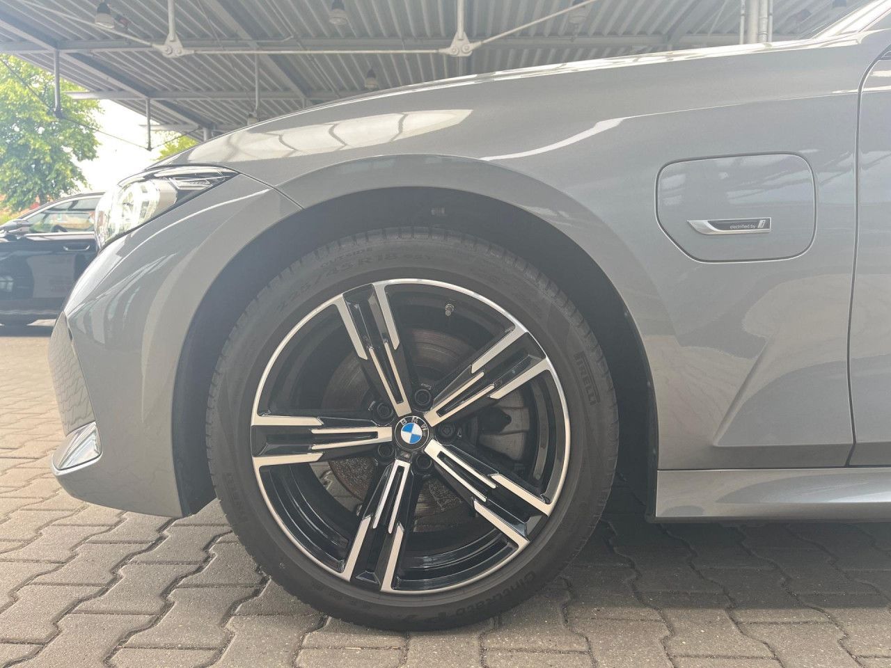BMW 330e Touring M Sport - Samsaru's Car Outlet