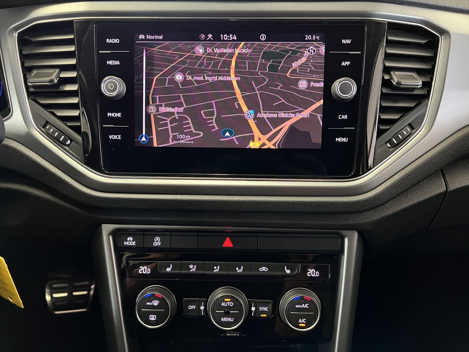 Volkswagen T-Roc 2.0 TDI Active - Samsaru's Car Outlet