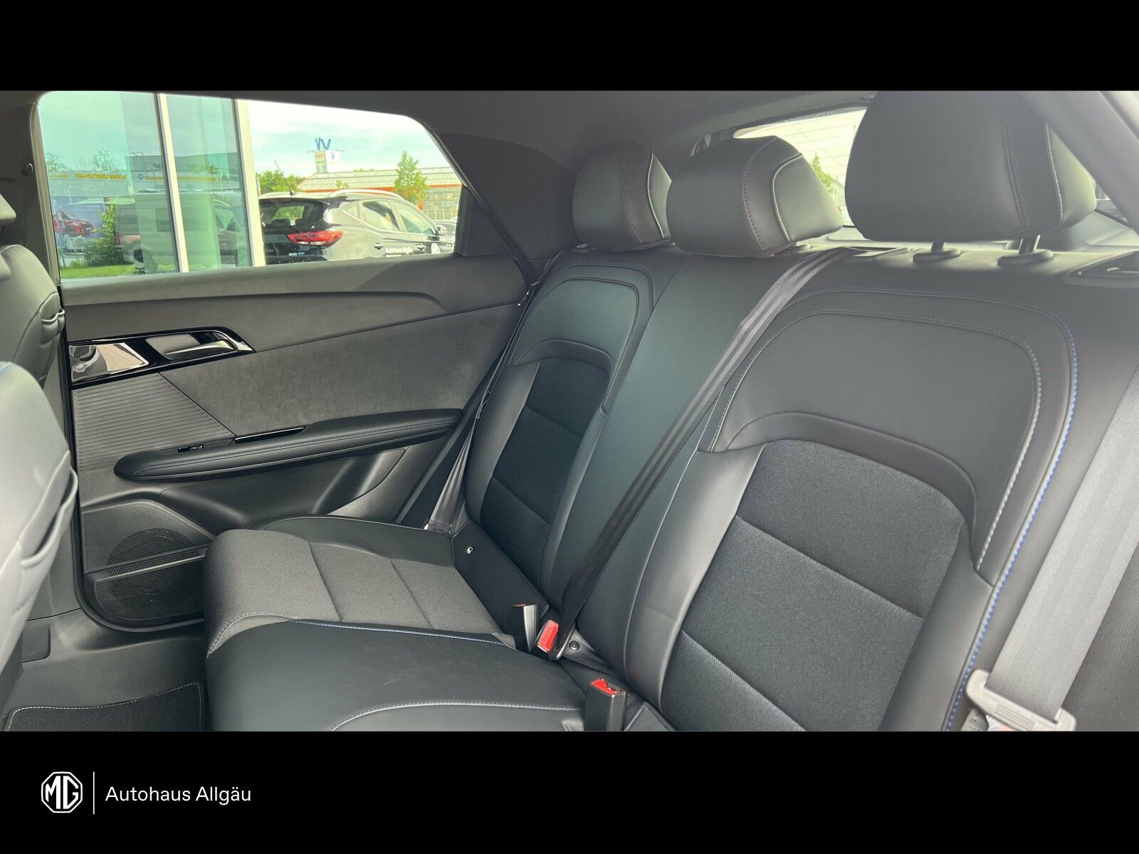 MG4 Luxury 64 kW LED+360°Kam+ACC+Klim+CarPlay+SH
