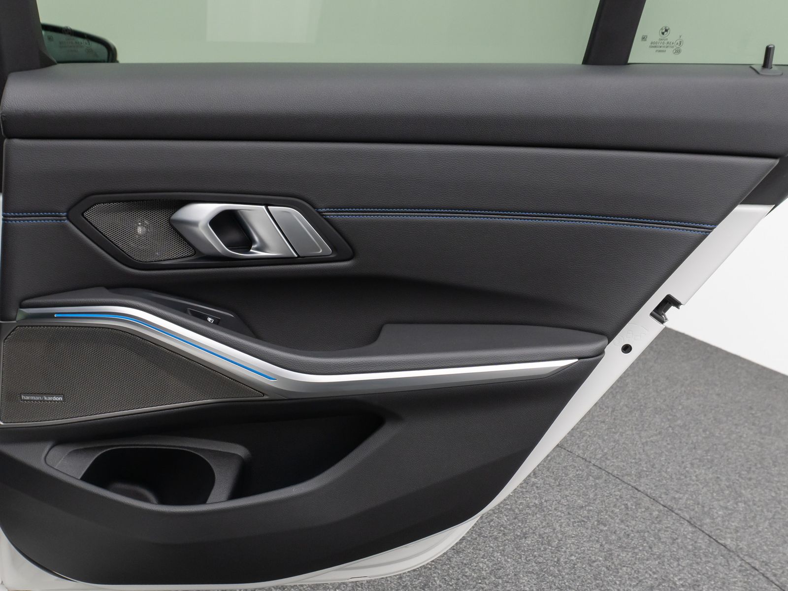 BMW 320e M Sport - Samsaru's Car Outlet